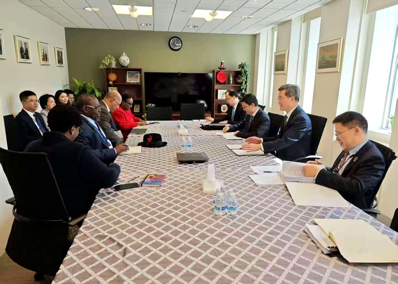 XM官网注册:蓝佛安:中方主张通过平等对话协商解决贸易和关税争议(图2) XM官网注册:蓝佛安:中方主张通过平等对话协商解决贸易和关税争议(图2)